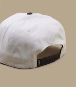 Badge Logo Snapback Beige -Célèbre Chapeaux Magasin badge logo snapback beige 5