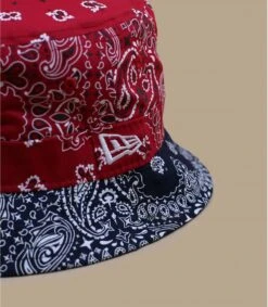 NEW ERA Bucket Paisley Scarlet 4 NEW ERA Bucket Paisley Scarlet -Célèbre Chapeaux Magasin bucket paisley scarlet 2