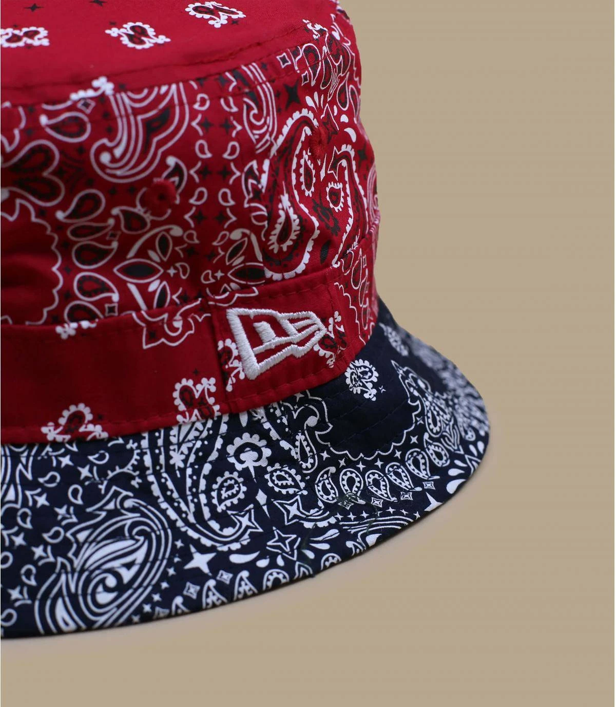 Bucket Paisley scarlet NEW ERA Bucket Paisley Scarlet -Célèbre Chapeaux Magasin bucket paisley scarlet 2
