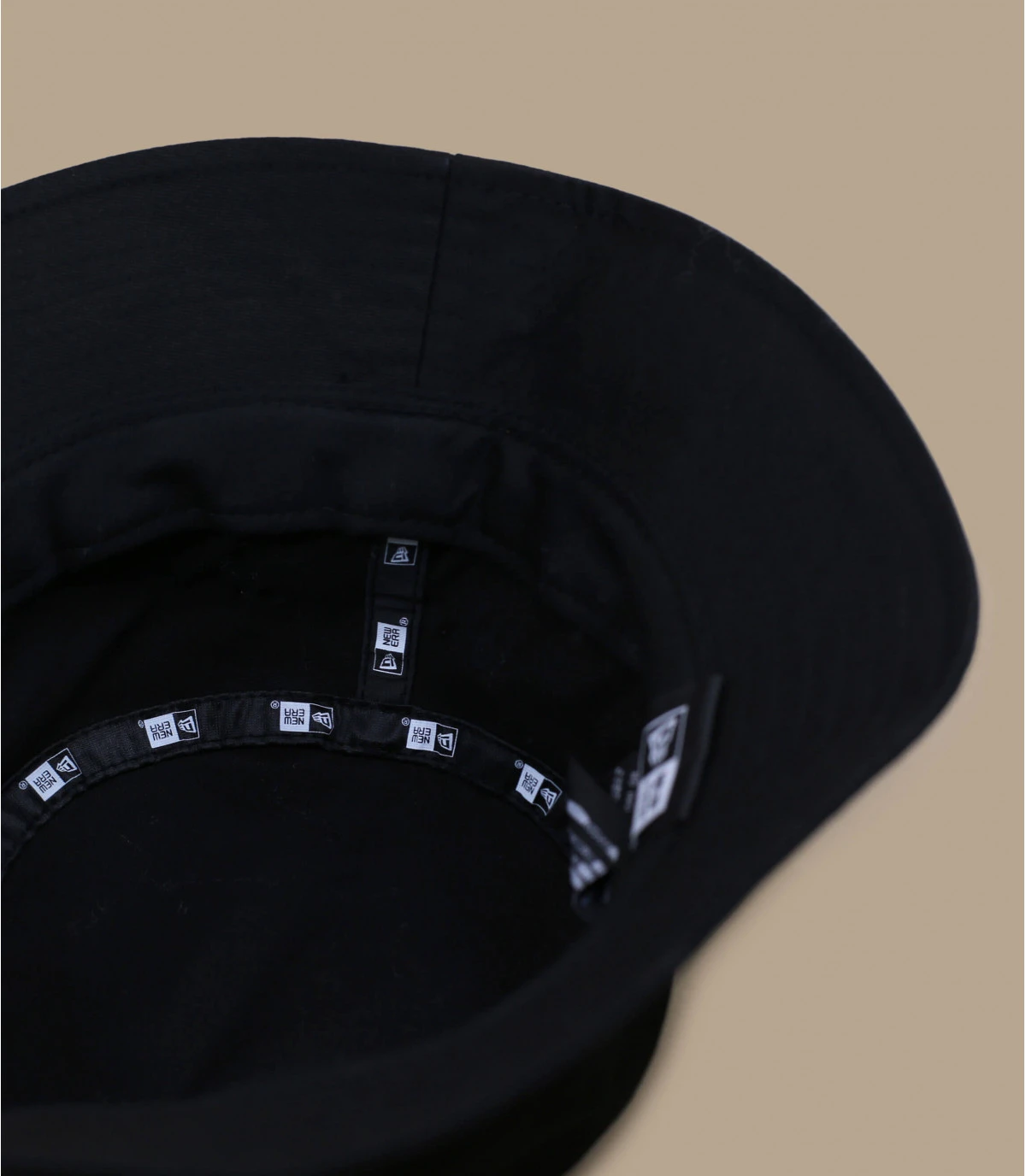 Essential Tapered Bucket black NEW ERA Essential Tapered Bucket Black -Célèbre Chapeaux Magasin essential tapered bucket black 2