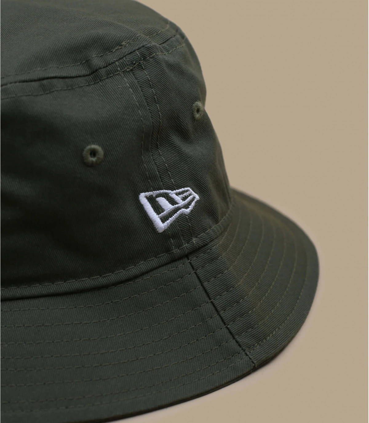 Essential Tapered Bucket olive NEW ERA Essential Tapered Bucket Olive -Célèbre Chapeaux Magasin essential tapered bucket olive 1