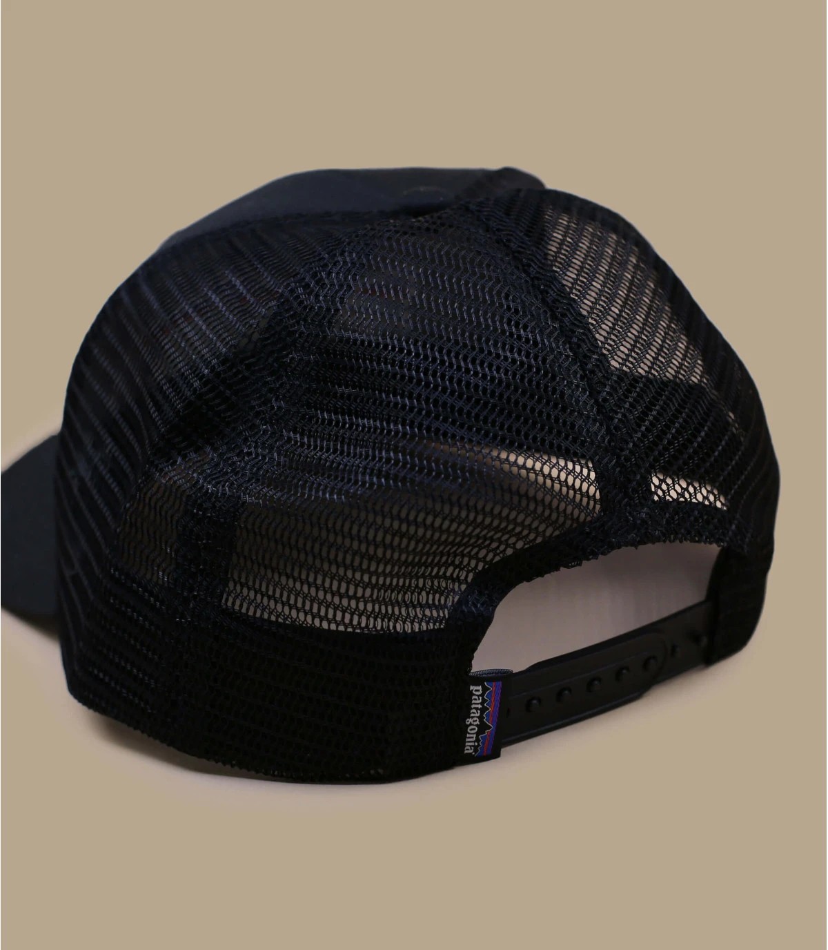 Fitz Roy Trout Trucker black Patagonia Fitz Roy Trout Trucker Black -Célèbre Chapeaux Magasin fitz roy trout trucker black 4