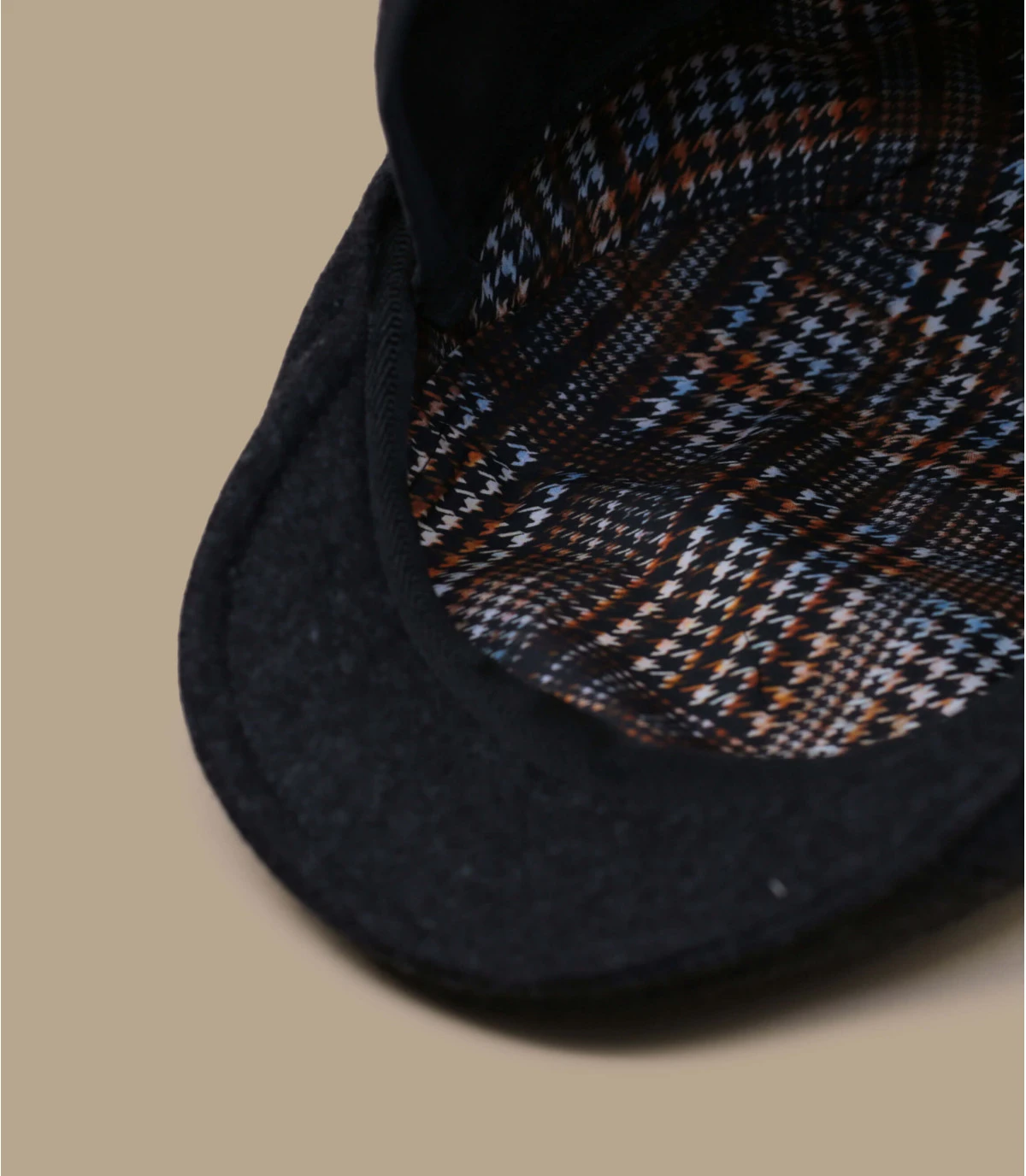 Ilyan Earflap noir Ilyan Earflap Noir -Célèbre Chapeaux Magasin ilyan earflap noir 3