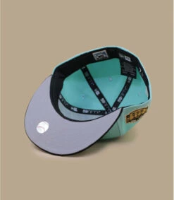 NEW ERA Side Patch 59Fifty New York Yankees Blue Tint Black -Célèbre Chapeaux Magasin side patch 59fifty new york yankees blue tint black 5