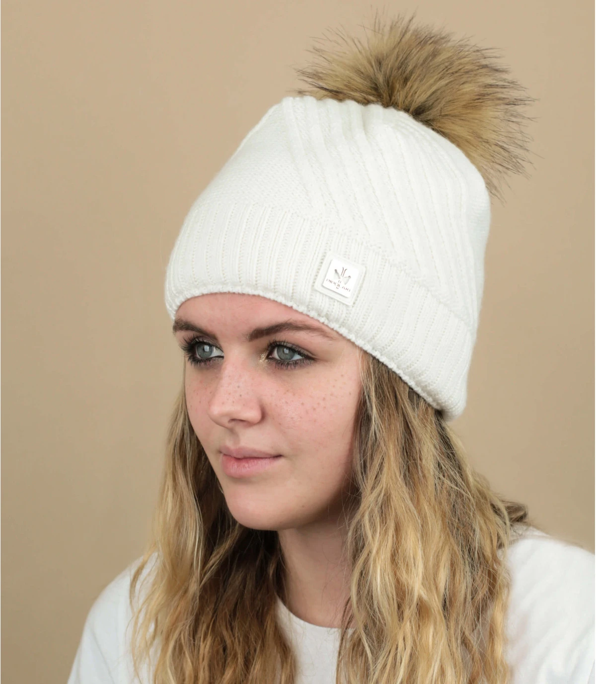 Stia white Stia White -Célèbre Chapeaux Magasin stia white