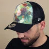NEW ERA Trucker Le Louvre Vase De Fleurs -Célèbre Chapeaux Magasin trucker le louvre vase de fleurs